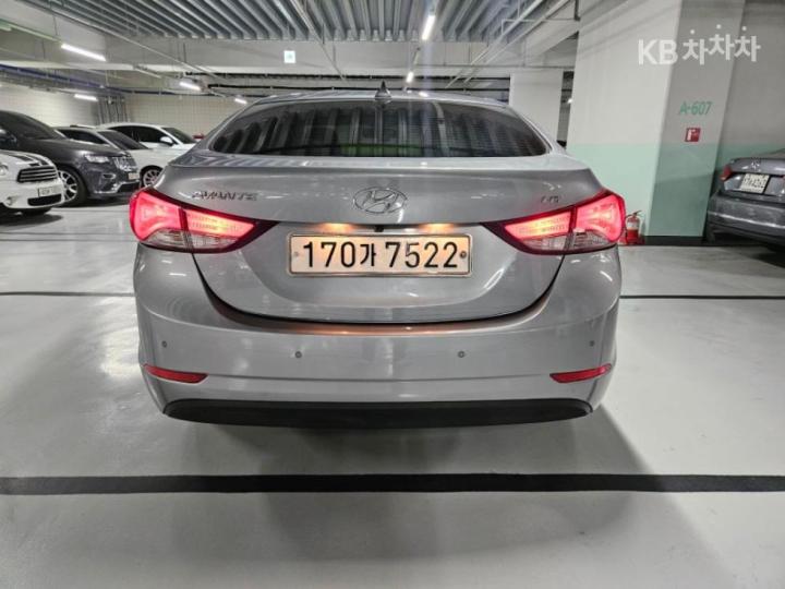 Hyundai Avante 1.6 LPi Smart 6