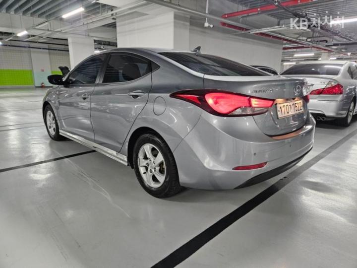 Hyundai Avante 1.6 LPi Smart 7