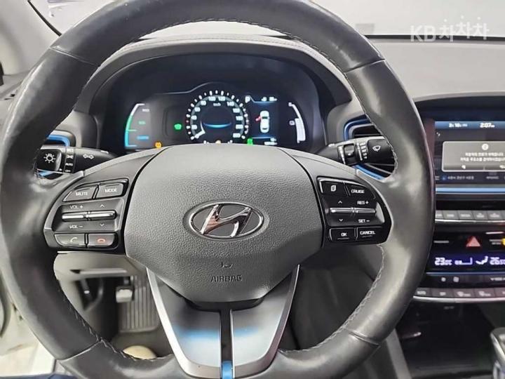 Hyundai IONIQ Q 10