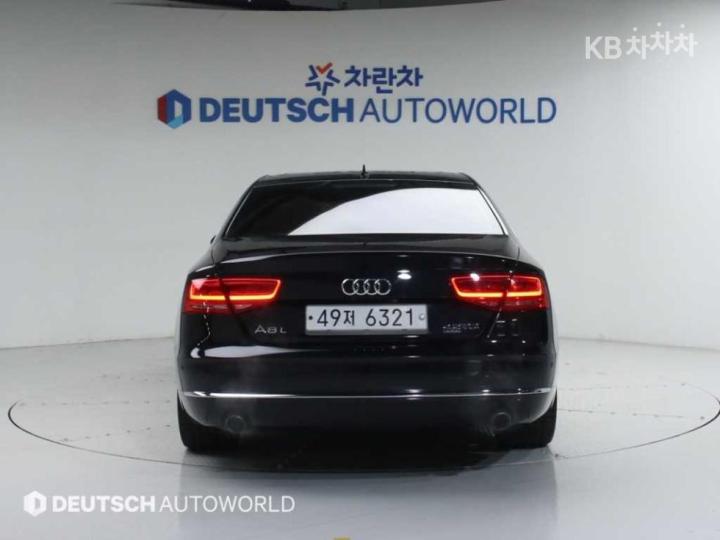 Audi A8 NEW 4.2 FSI Quattro LWB D4 5