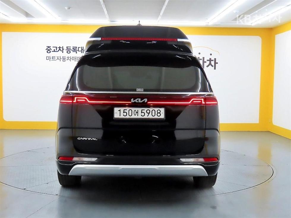 2023 - kia carnival