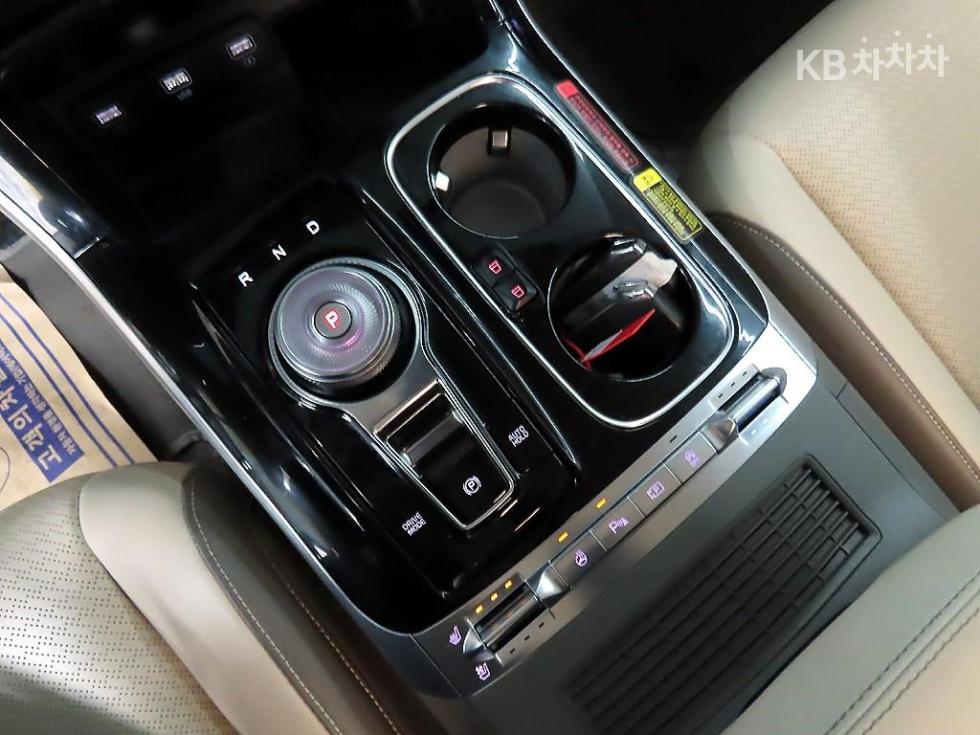2023 - kia carnival