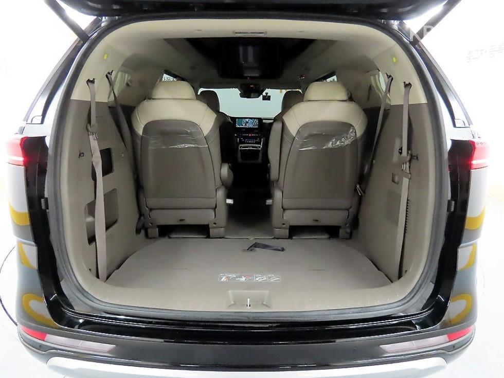 2023 - kia carnival