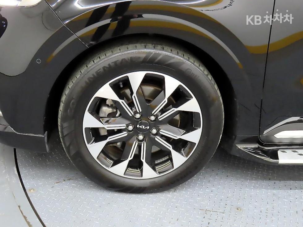2023 - kia carnival