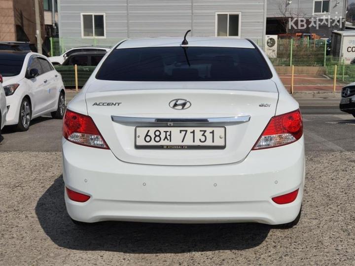 Hyundai Accent New 1.6 GDi Premium 4