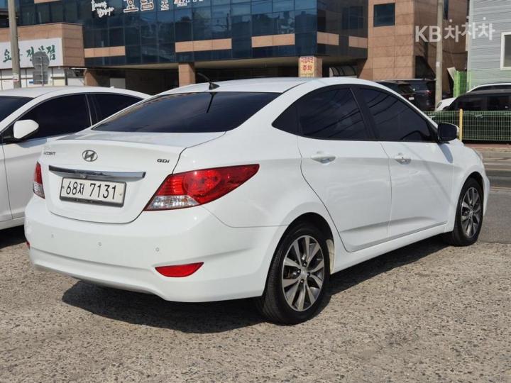 Hyundai Accent New 1.6 GDi Premium 5