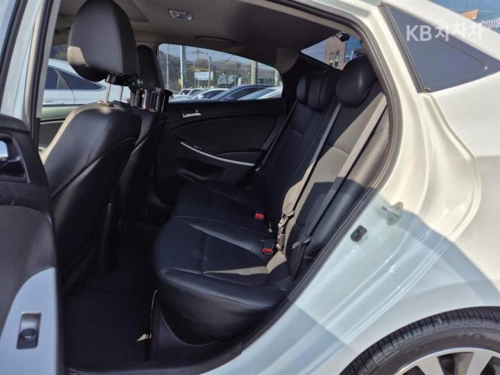 Hyundai Accent New 1.6 GDi Premium 9