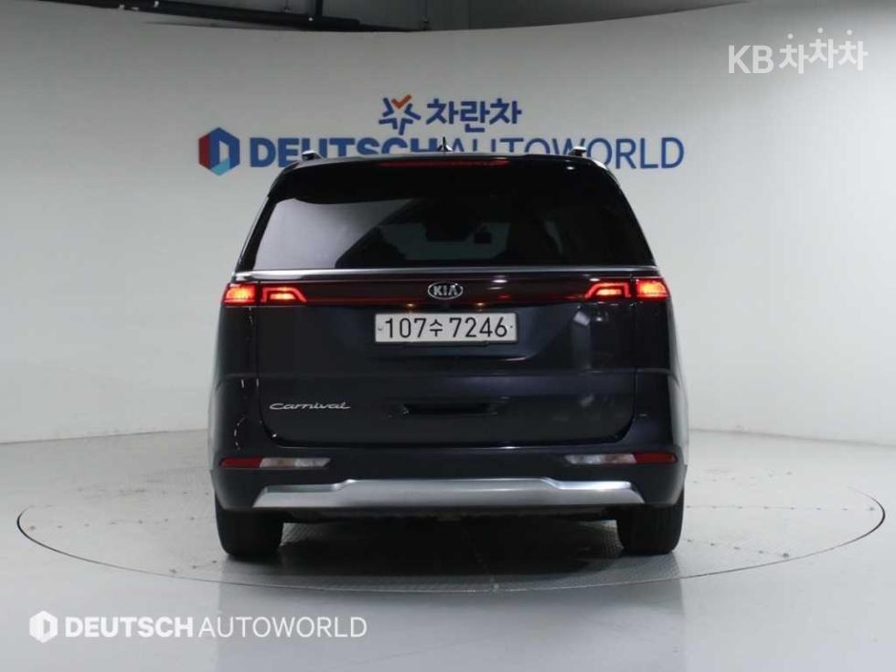 2021 - kia carnival