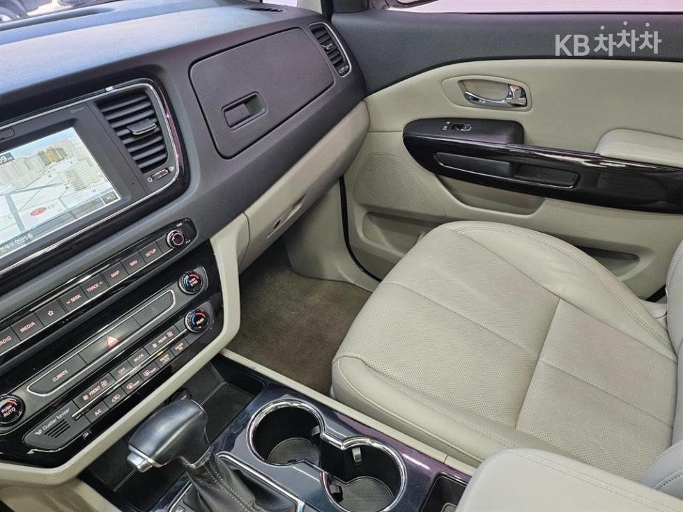 2019 - kia carnival