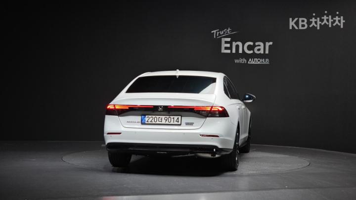 Honda Accord 2.0 HEV Touring 5