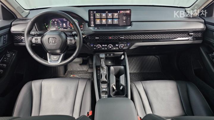 Honda Accord 2.0 HEV Touring 8