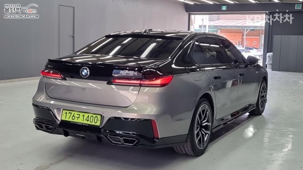 BMW 7er — miniaturë 2