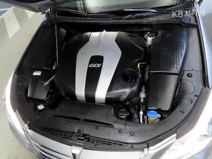 Hyundai Genesis BH330 MODERN Base Type 8