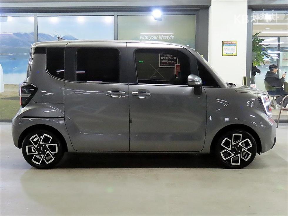 2023 - kia kia