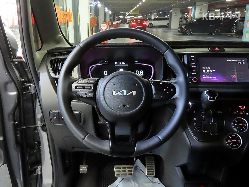 2023 - kia kia