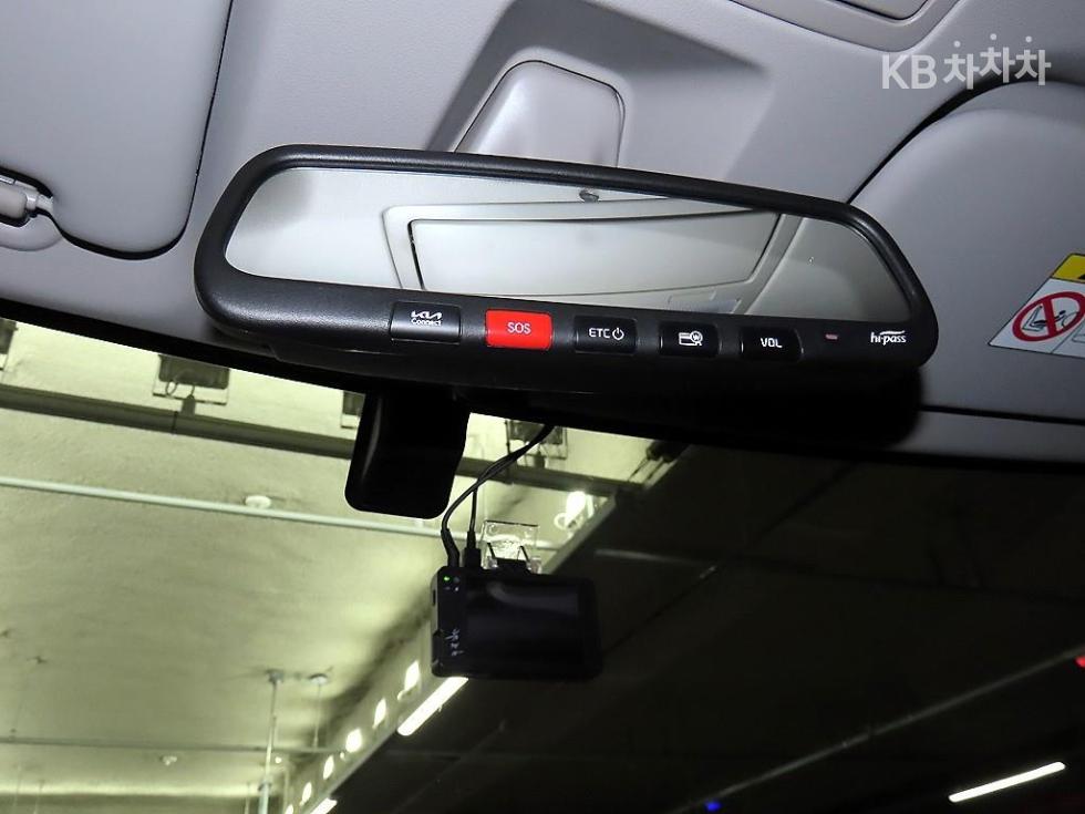 2023 - kia kia