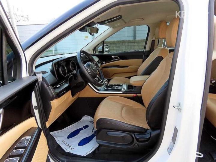 Kia Carnival D2.2 Prestige 6