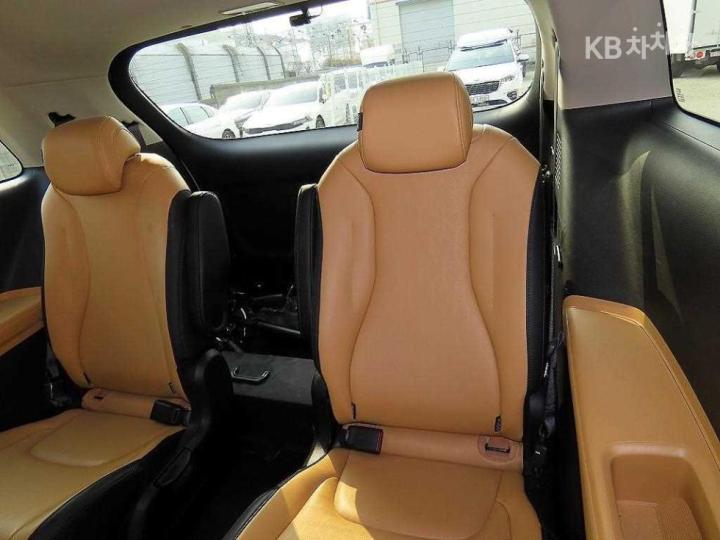 Kia Carnival D2.2 Prestige 8