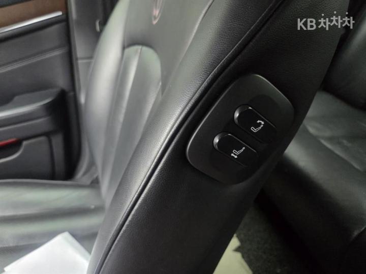 KG Mobility (Ssangyong) Chairman New W CW600 SVIP 7