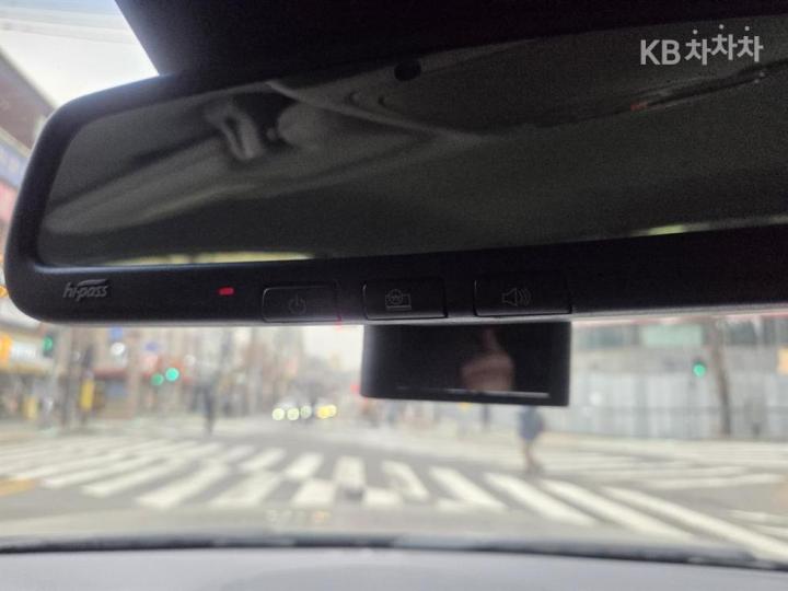 KG Mobility (Ssangyong) Chairman New W CW600 SVIP 8