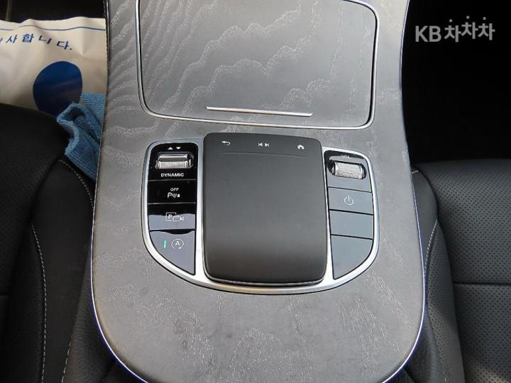 Mercedes-Benz E-Class W213 E350 4MATIC AMG Line 9