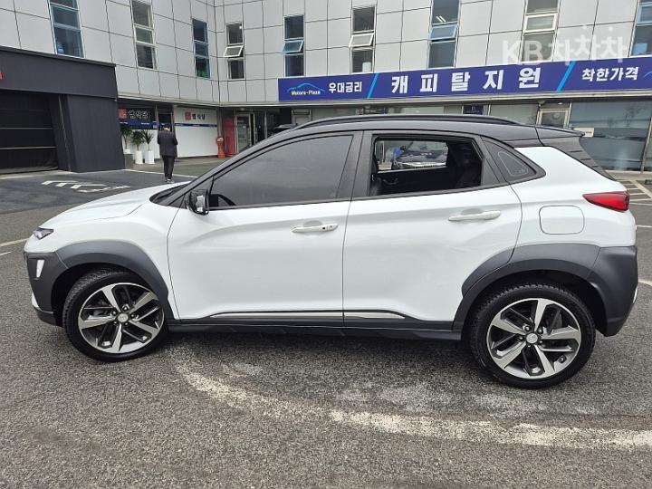 Hyundai Kona 1.6 Turbo 4WD Premium 7