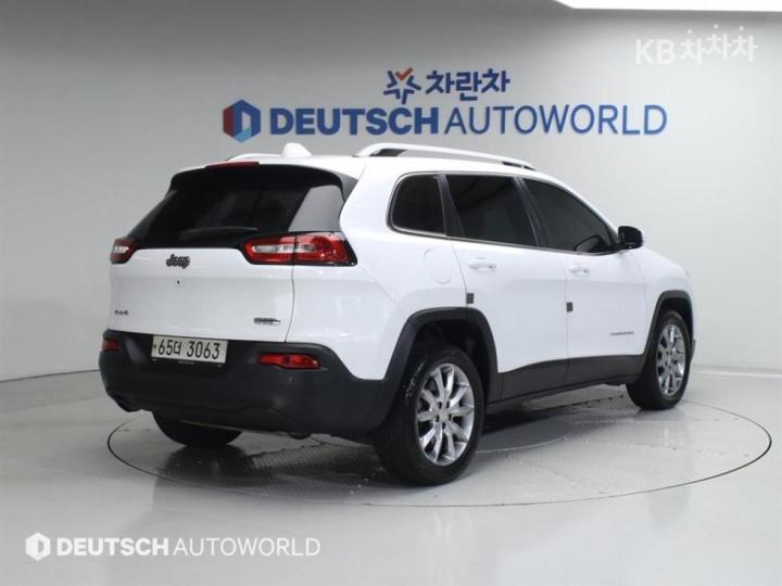 Jeep Cherokee 2.4 Longitude High 3