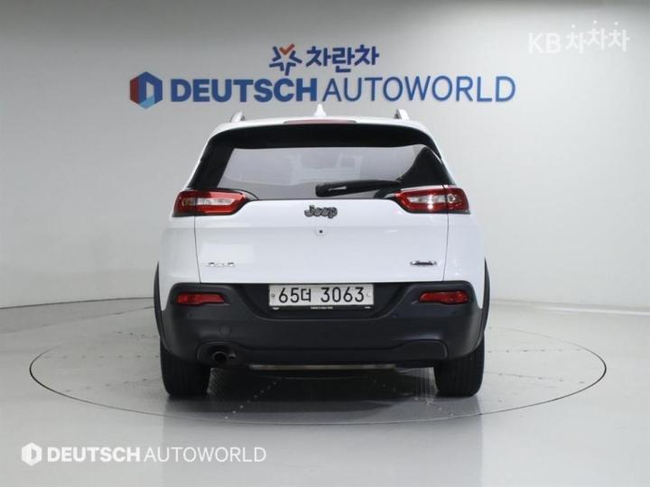 Jeep Cherokee 2.4 Longitude High 5