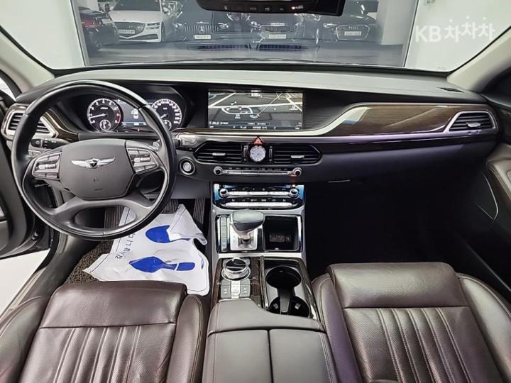 Genesis EQ900 3.8 GDI Luxury 8