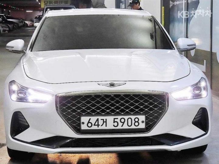 Genesis G70 2.0T Elite 3