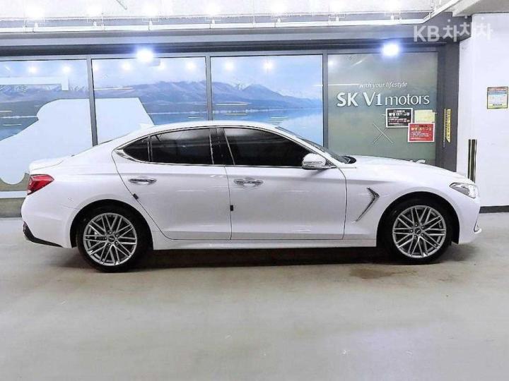 Genesis G70 2.0T Elite 4