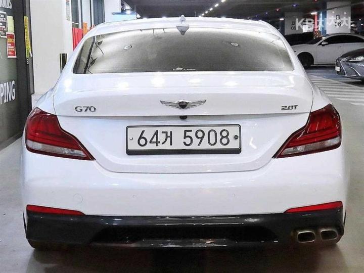 Genesis G70 2.0T Elite 6