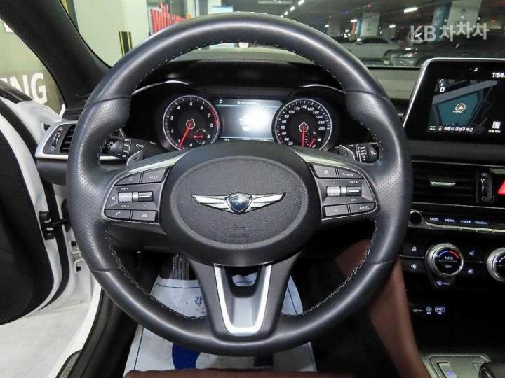 Genesis G70 2.0T Elite 9