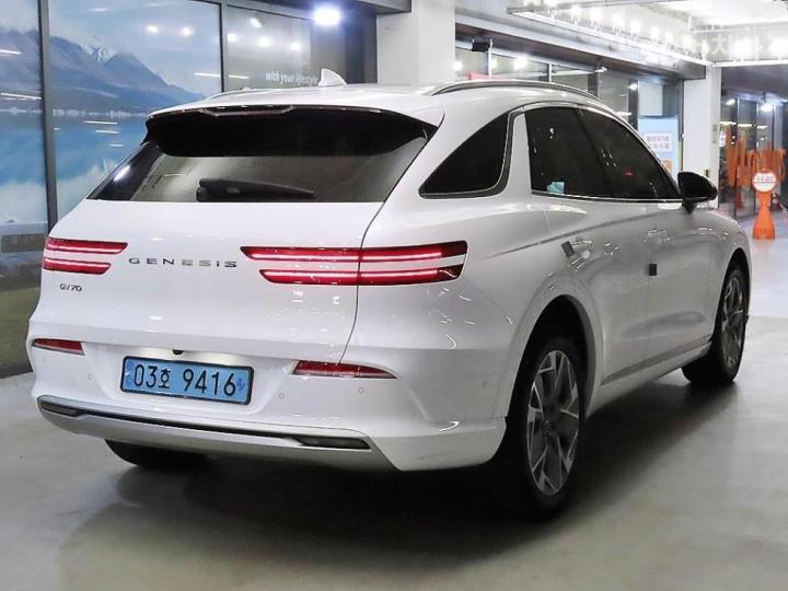 Genesis GV70 ELECTRIFIED EV Base Type 5