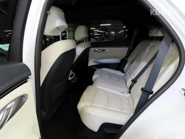 Genesis GV70 ELECTRIFIED EV Base Type 8