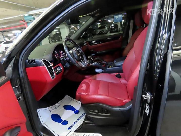 Porsche Cayenne 9Y0 3.0 Platinum Edition 7