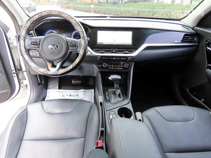 Kia Niro 1.6 HEV Prestige 10