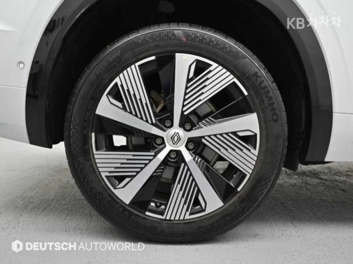 Renault Koleos E-Tech Hybrid Iconic 6