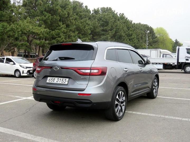 Renault QM6 2.0 4WD RE Signature 5