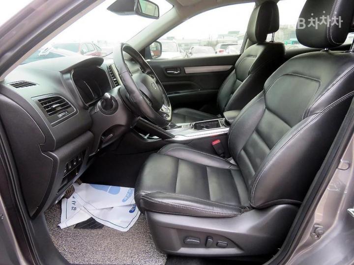 Renault QM6 2.0 4WD RE Signature 9