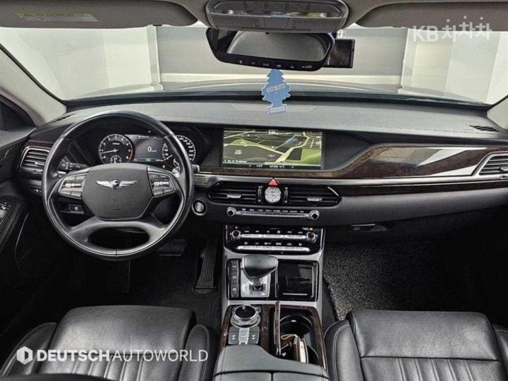 Genesis EQ900 3.8 GDI AWD Luxury 8