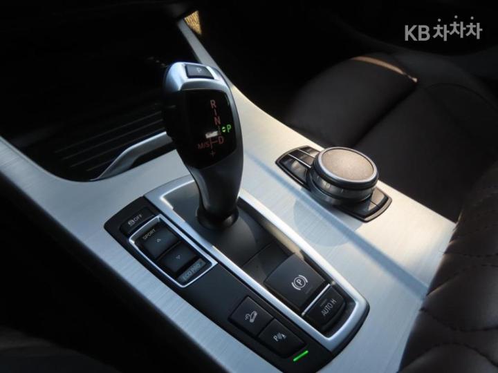 BMW X4 F26 20d xDrive M Sport 9