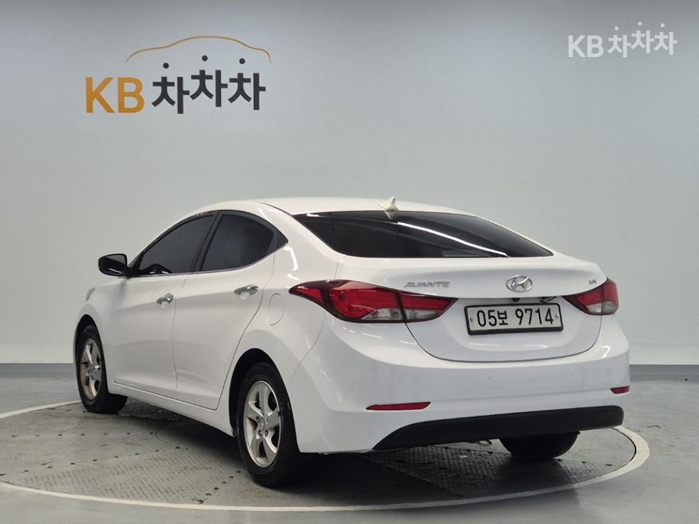 Hyundai Avante — miniaturë 2