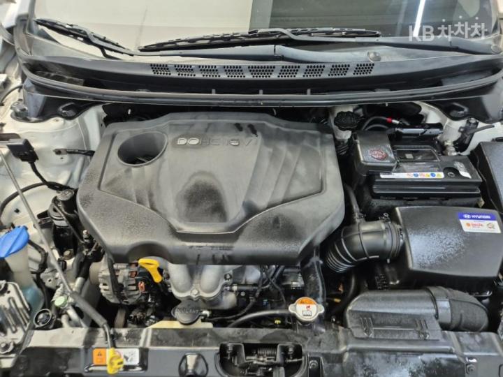 Hyundai Avante 1.6 LPi Smart 6