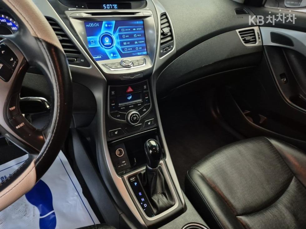 Hyundai Avante — miniaturë 10