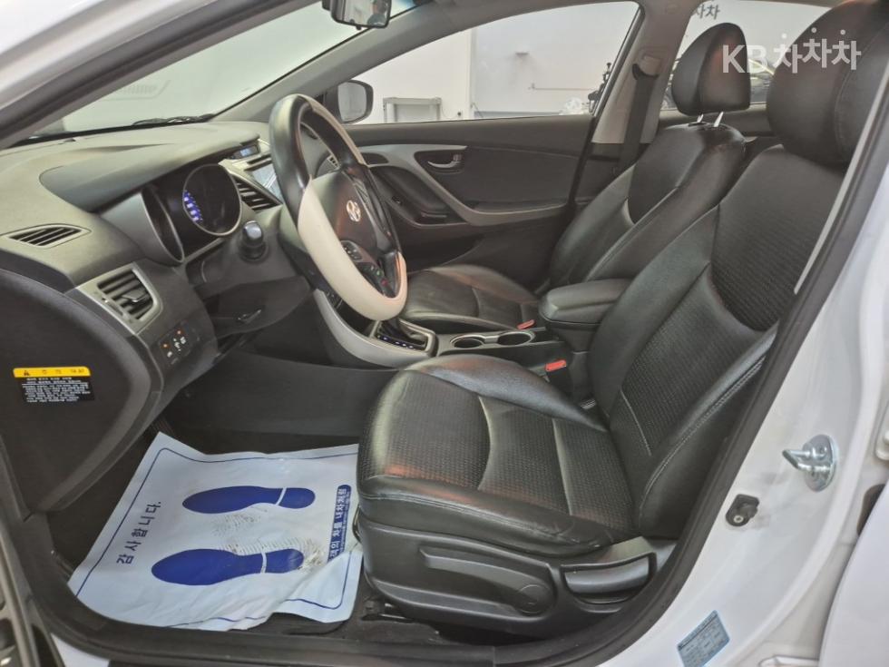 Hyundai Avante — miniaturë 11