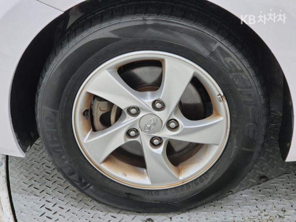 Hyundai Avante — miniaturë 19