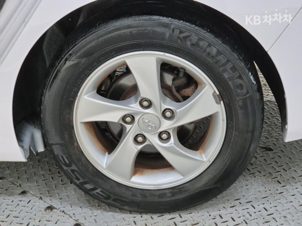 Hyundai Avante — miniaturë 20