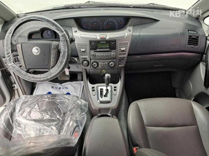KG Mobility (Ssangyong) Korando Turismo 2WD LT 7