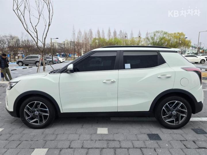 KG Mobility (Ssangyong) Tivoli Gasoline V3 2WD Base Type 4